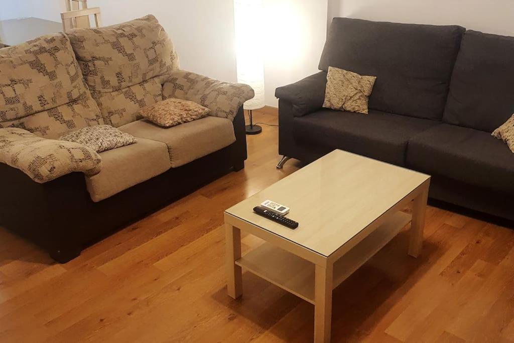 2F, Aire Acondic, 80M2, 2 Dormitorios, 4 Huespedes, Wifi Gratis La Línea de la Concepción Zewnętrze zdjęcie